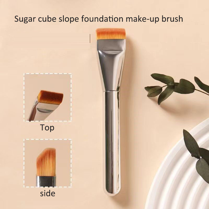 Liquid foundation with integrated brush Quick makeup without powder Even, natural, covering complexion