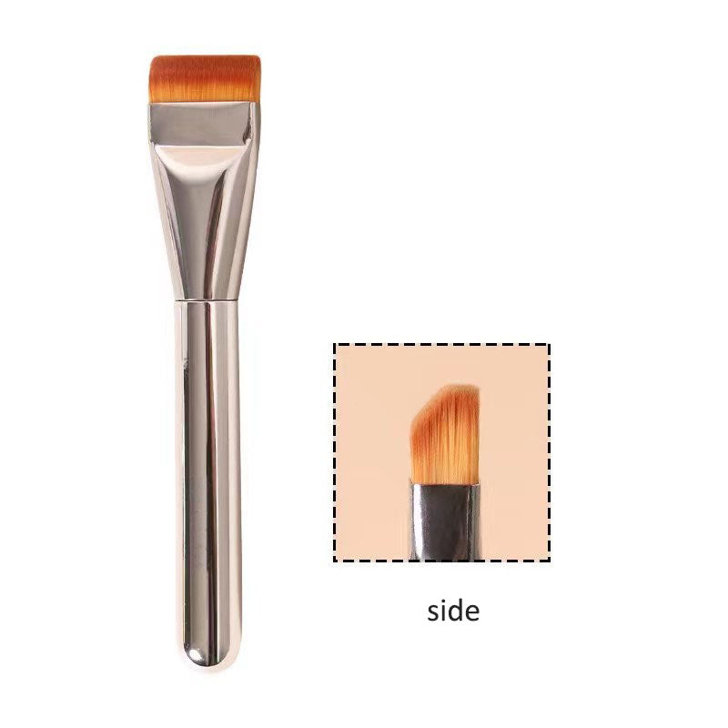 Liquid foundation with integrated brush Quick makeup without powder Even, natural, covering complexion